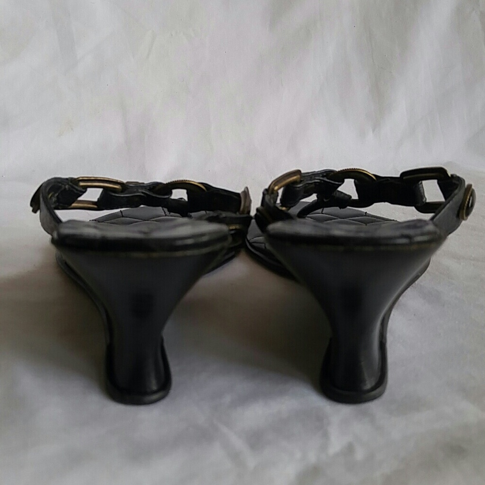 Shoes - Picture 5 of 8